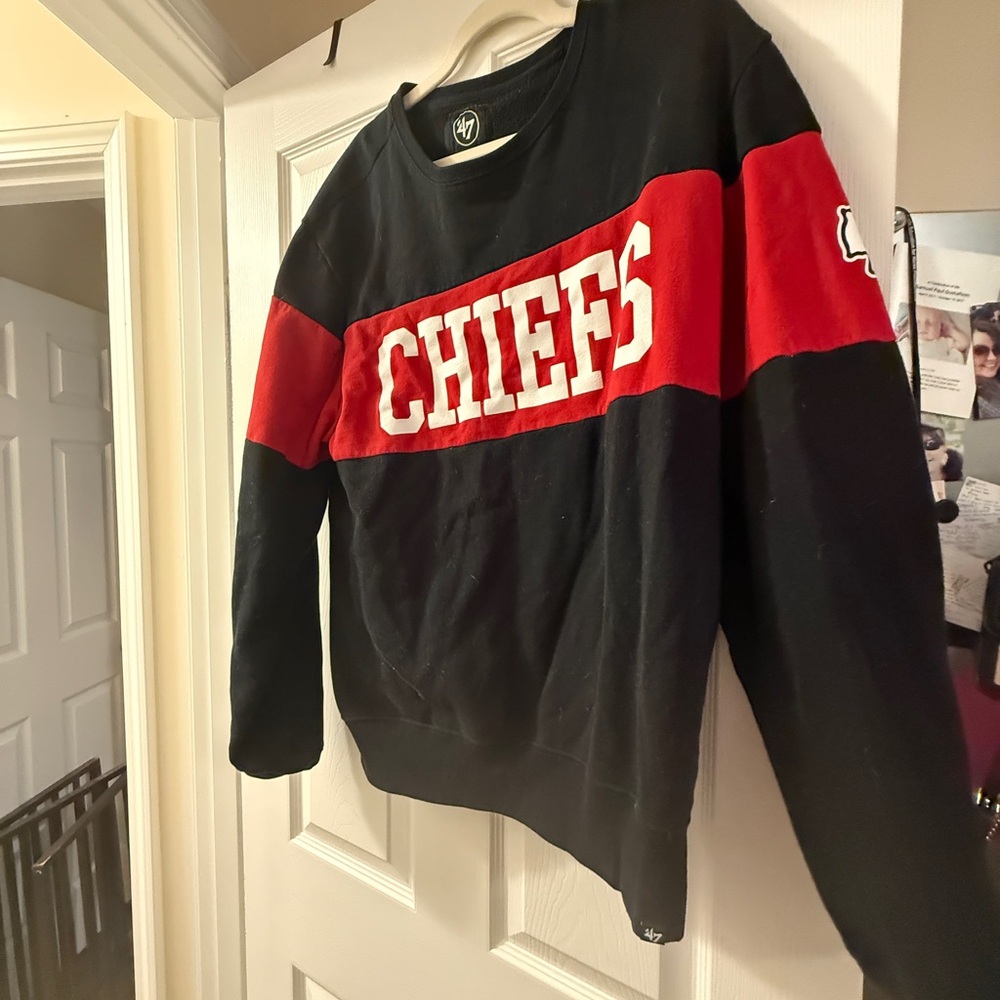 Black and Red Chiefs Sweatshirt X-Large by 47